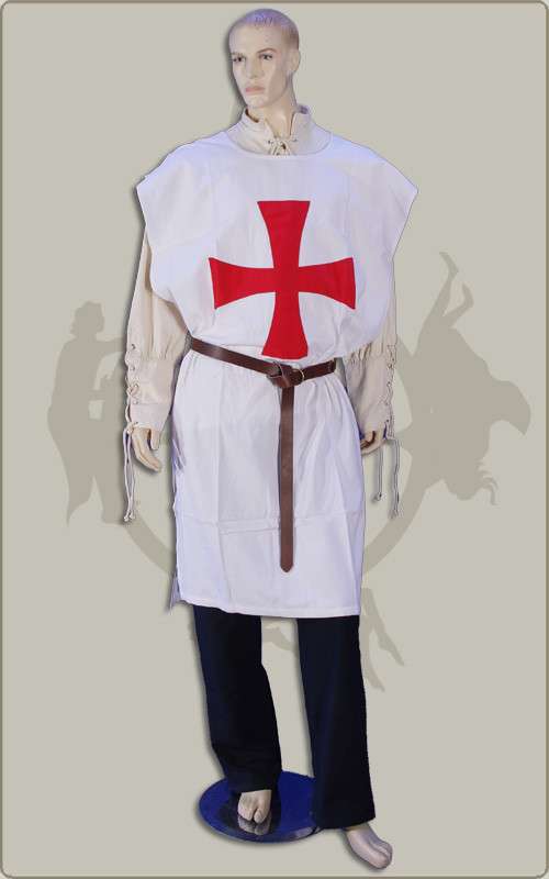 Waffenrock mit Kreuz
